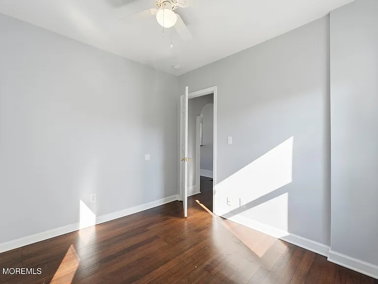 251 Main St — Photo 16