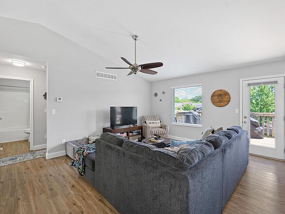 5th image of 431 Sunnybrook Dr