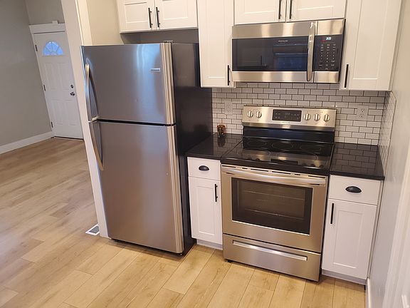 2nd image of 2227 Quincy Ave