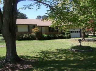 16 Apache Trl, Kilmarnock, VA 22482