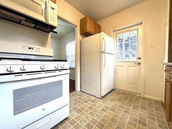 2nd image of 4060 Myrtle Ave