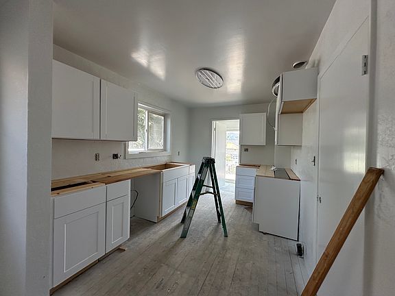 4th image of 322 S 9th St