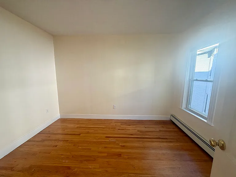 19 Banks St #1A — Photo 14