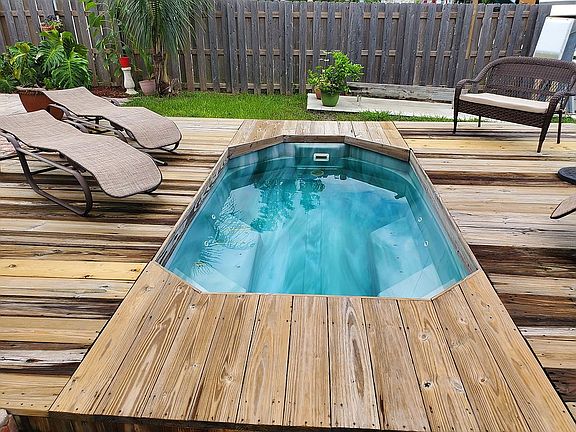3rd image of 2524 Key Largo Ln