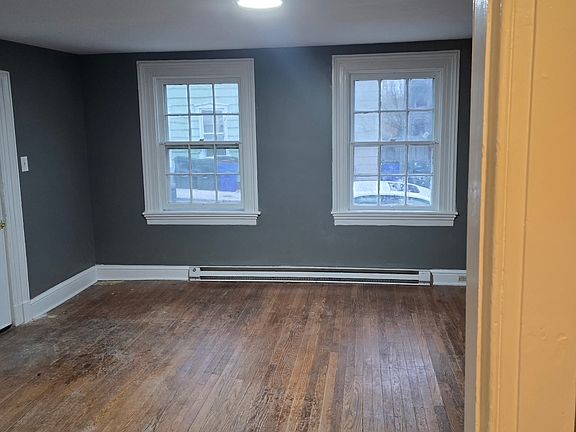 5th image of 115 East Ave #1