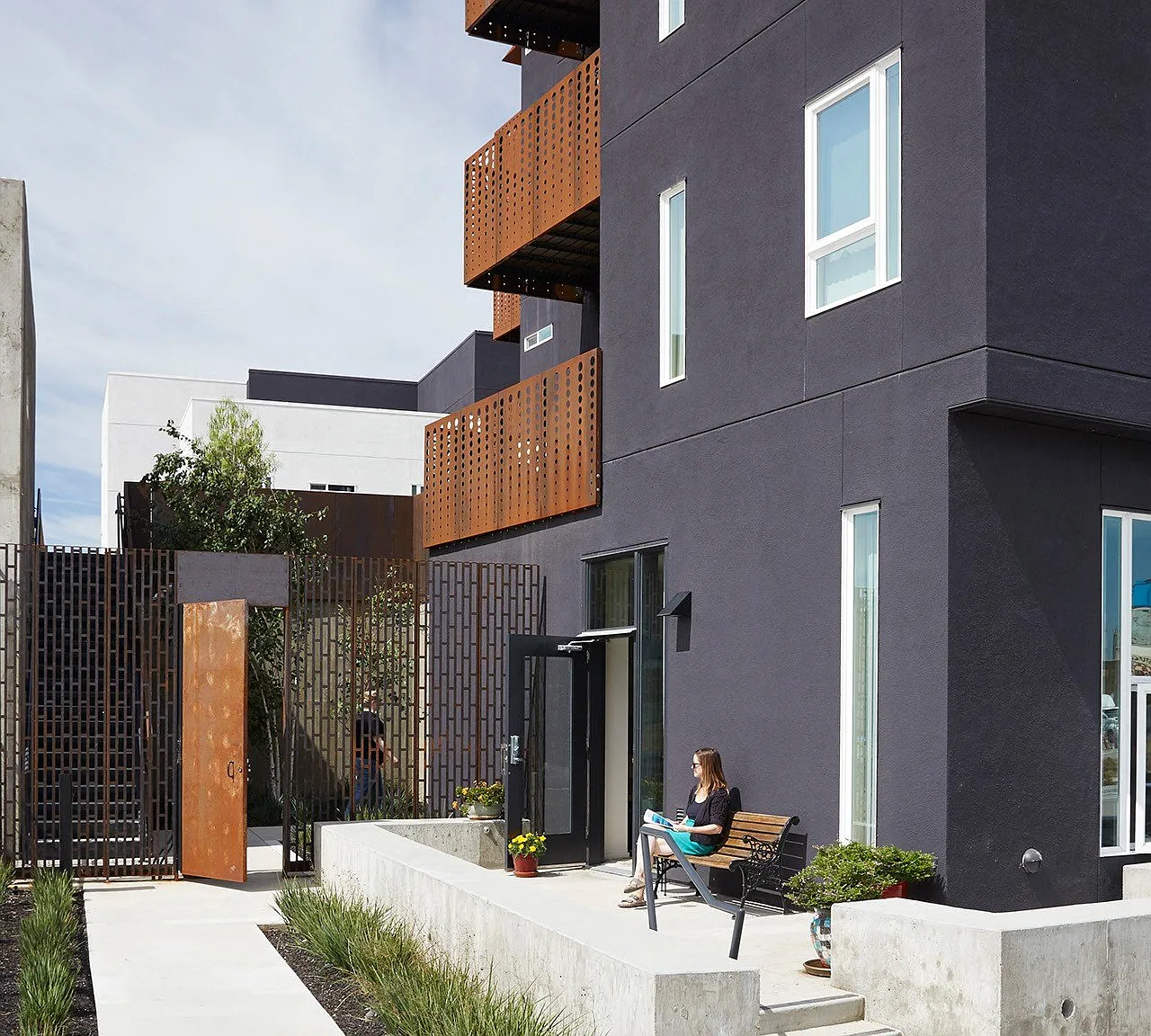 The Rivermark — Photo 2