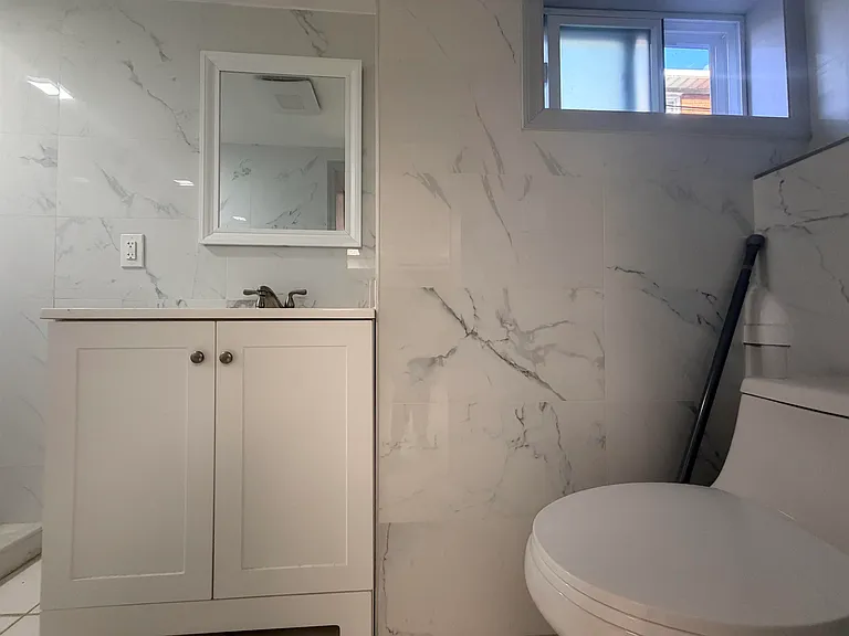 28 E 32nd St #2 — Photo 18