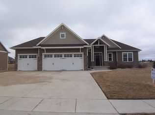 1015 Crystal Ridge Rd, Brookings, SD 57006