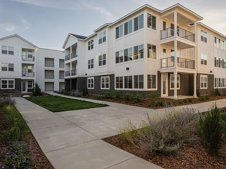Seasons at Meridian Apartments — Photo 29