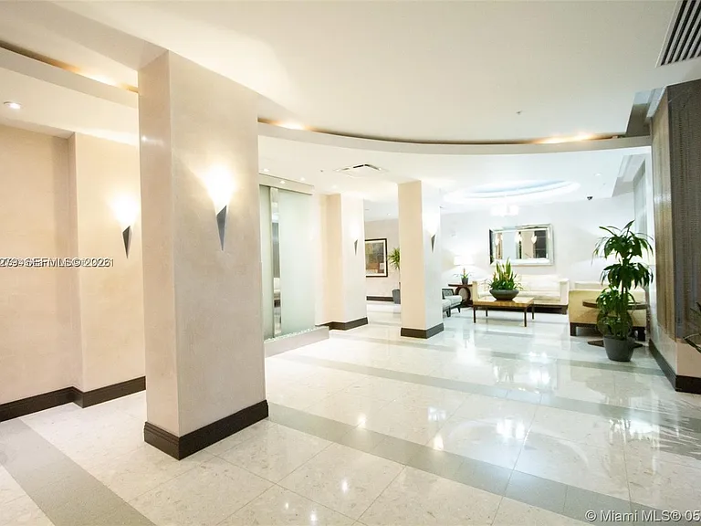 3801 S Ocean Dr #Penthouse 16S — Photo 32