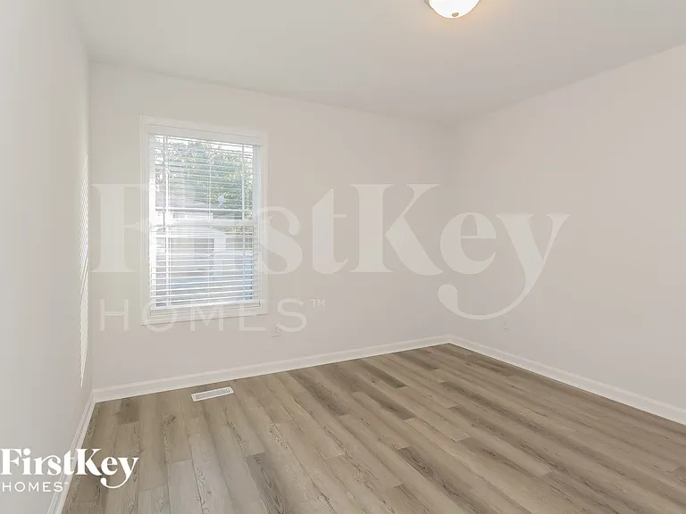 1213 Carolyn Ave — Photo 11