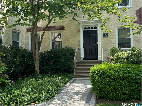 122 Woodside Green #1A, Stamford, CT 06901