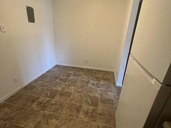 3rd image of 1210 SE Belmont Dr APT 5