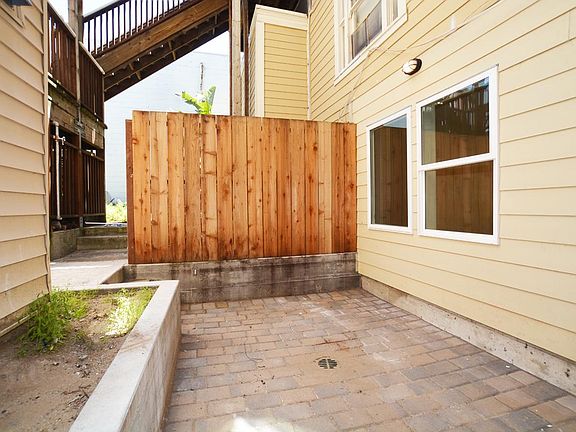 4th image of 2883 Bush St