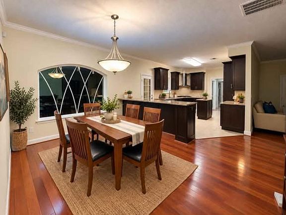 5th image of 305 Hill Brook Ln