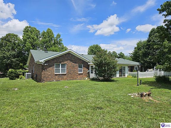 2nd image of 612 Foxfire Rd
