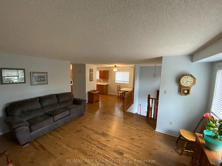 18 Helen St #2 — Photo 2