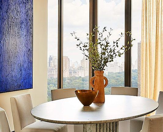 3rd image of 111 W 57th St APT 33