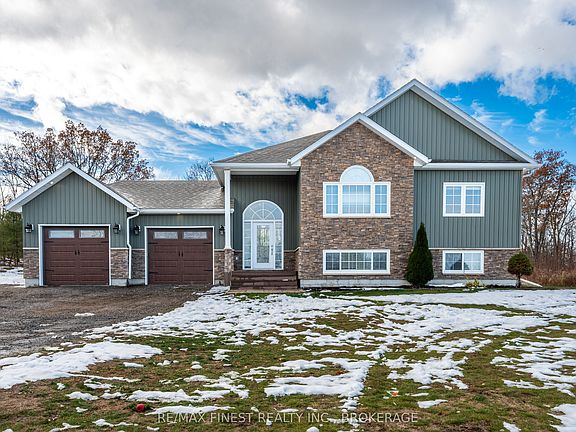 2nd image of 1557 Long Lake Rd