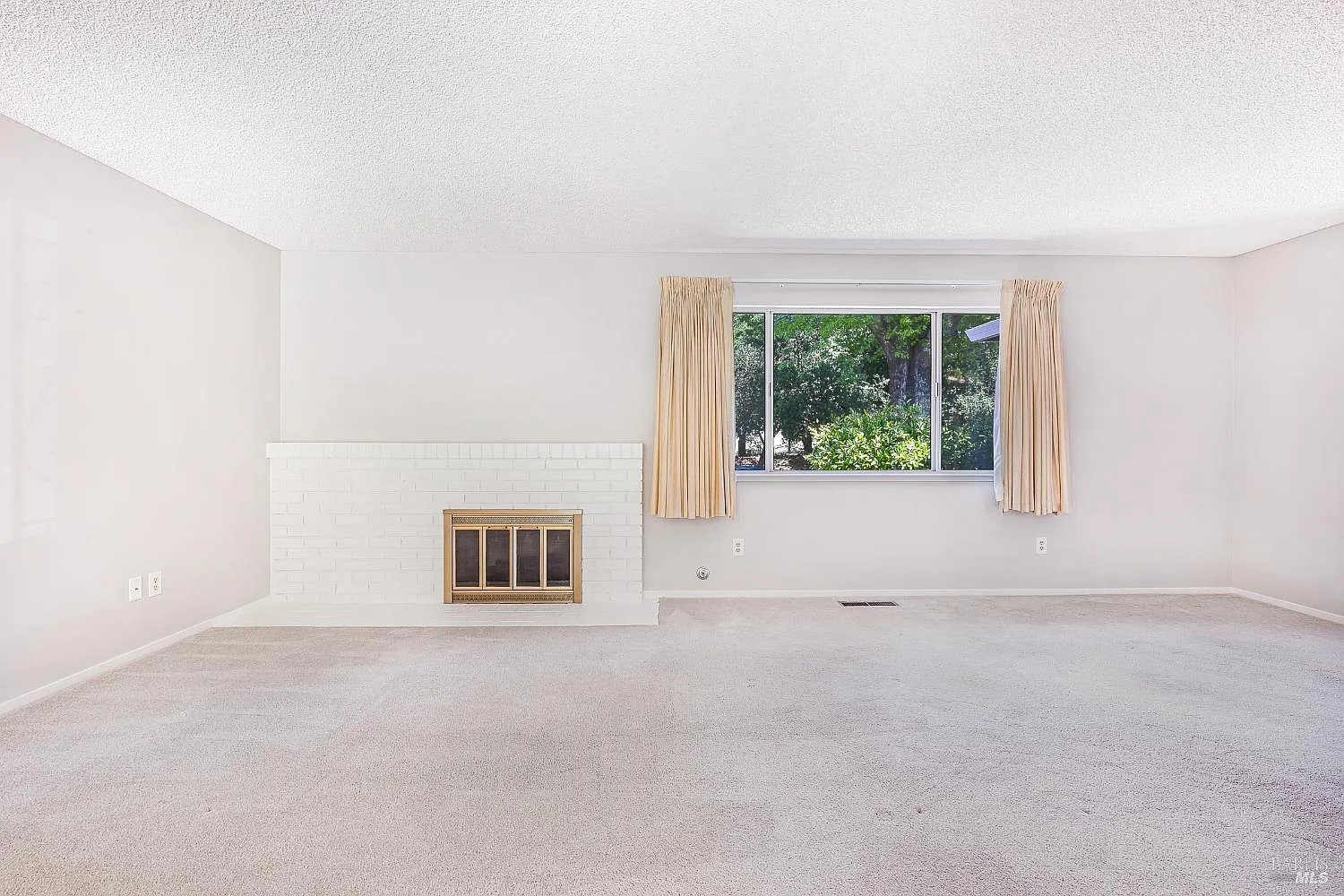 6487 Meadowridge Court - Photo 6