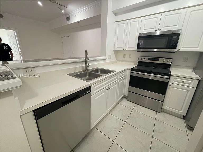 6851 SW 44th St #210 — Photo 7