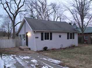 8877 S South Hill Dr, Silver Lake, IN 46982