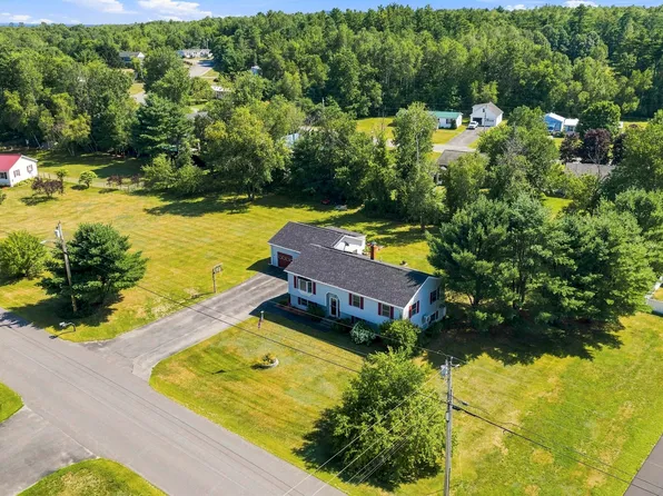 23 Robin Court, Skowhegan, ME 04976