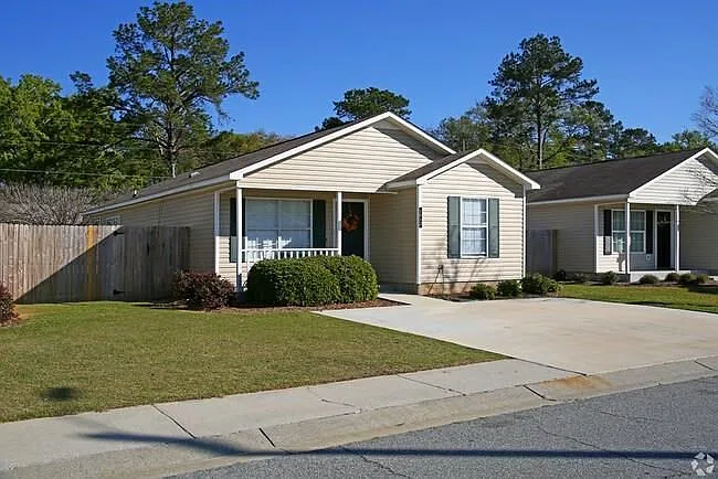 West Towne Cottages — Photo 2