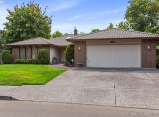 16340 NE San Rafael Dr, Portland, OR