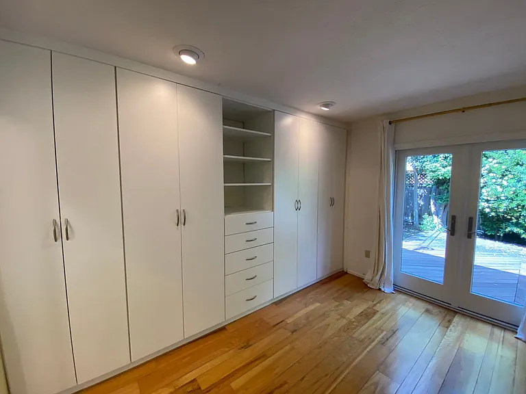 1052 Clark Ave — Photo 16