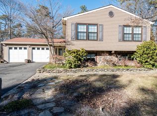 13 Feathertree Ct, Howell, NJ 07731