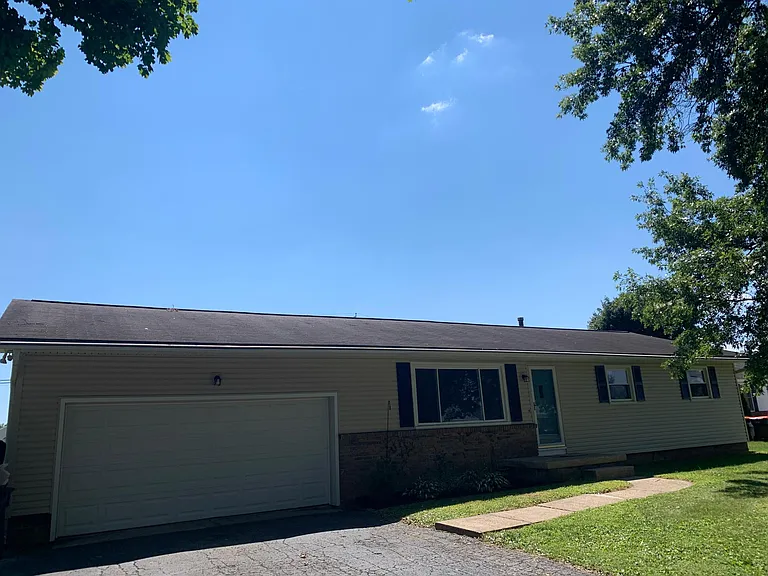 251 Brenton Dr — Photo 9
