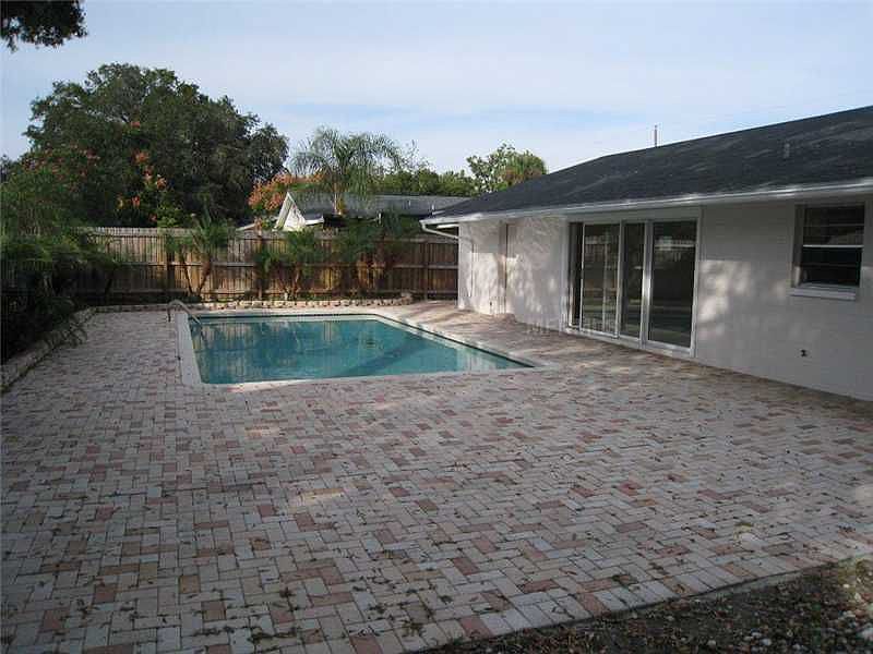 2nd image of 4806 Wynwood Dr