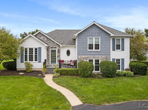 1720 Williamsburg Dr, Adrian, MI 49221