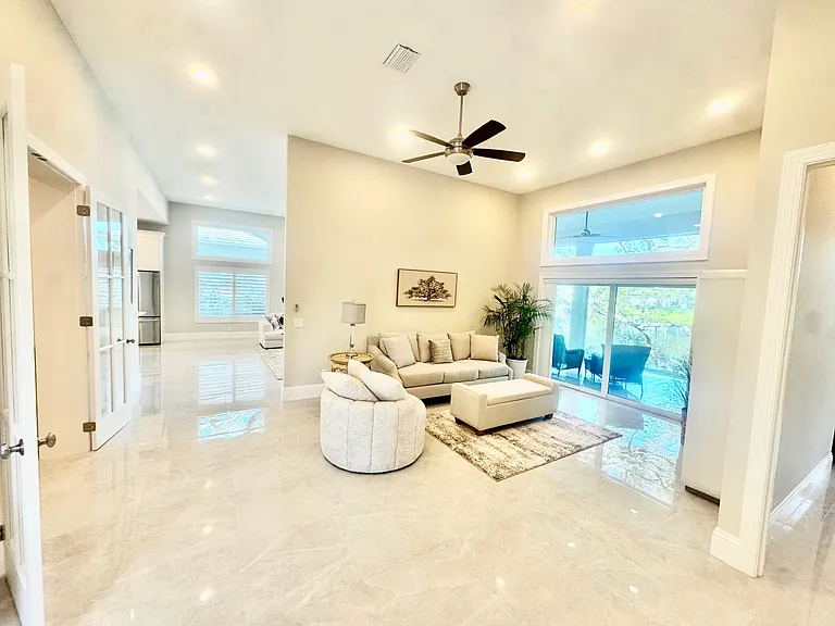 32 Bay Head Ln — Photo 3