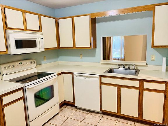 5th image of 10 Kensington Way
