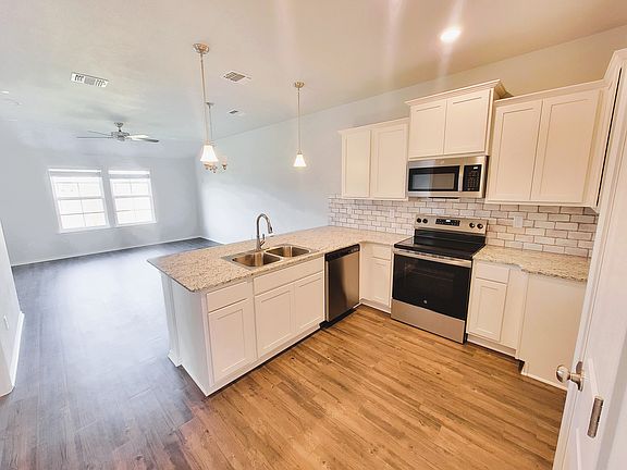 3rd image of 1219 Lexington Dr #A