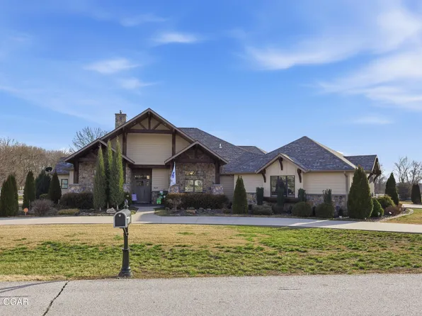 1624 Liam St, Carthage, MO 64836