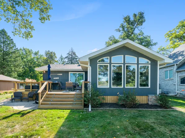 811 Lake Holiday Dr, Sandwich, IL 60548