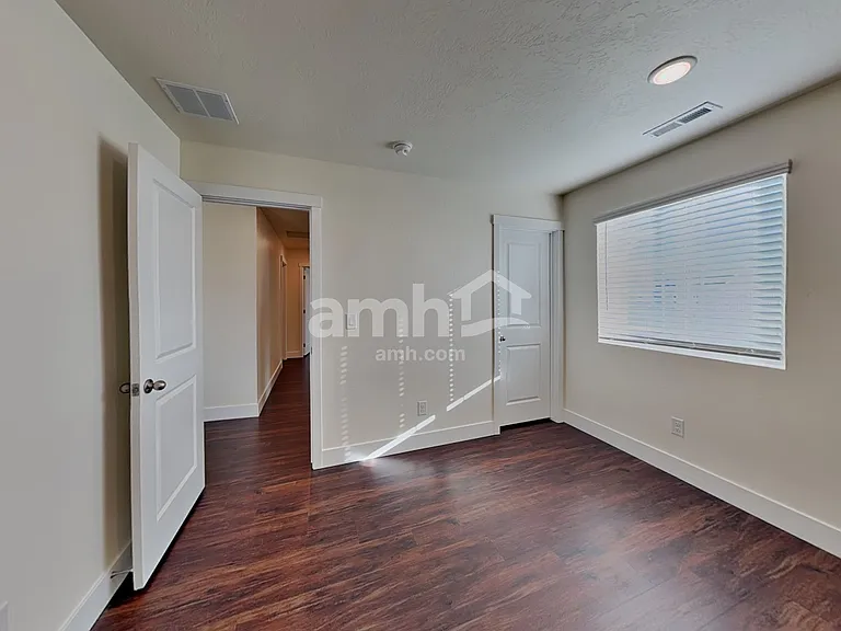 10032 W Raleigh St — Photo 14