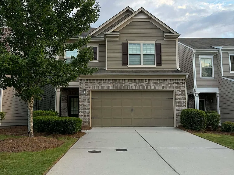 4516 Woodbine Way — Photo 1