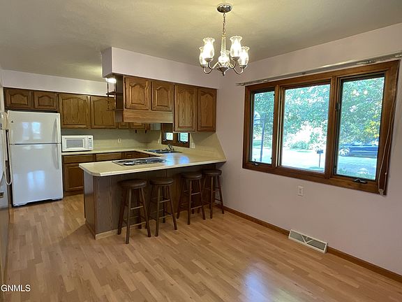 5th image of 3429 112w Ave SE