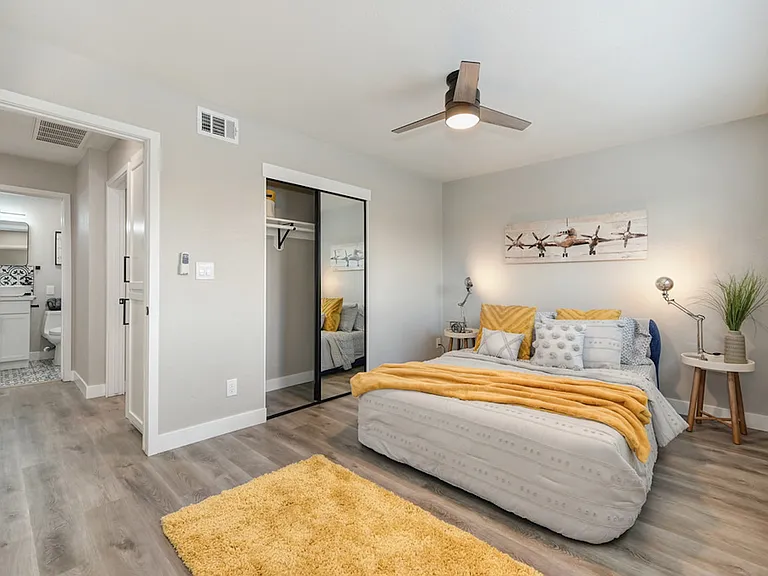 5608 Hillsdale Blvd #C — Photo 40