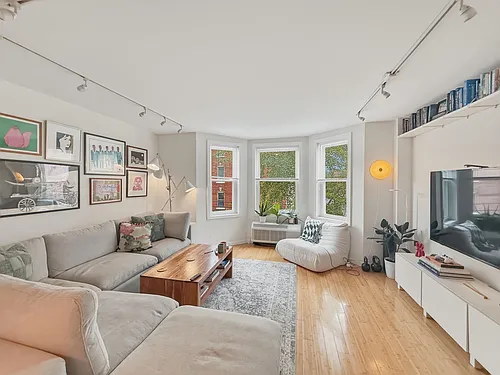 242 Barrow St #2A Photo 1