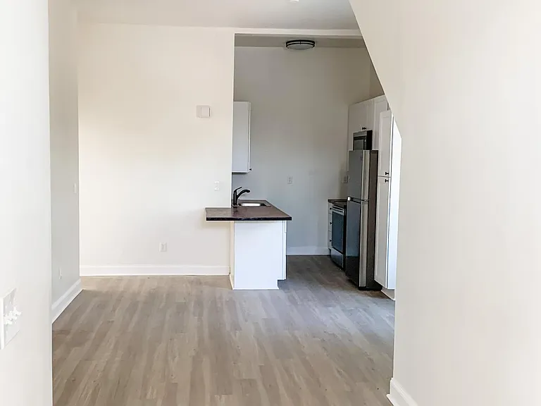 711 Lincoln St #A — Photo 30
