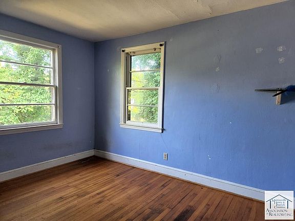 4th image of 38 Jeryl St