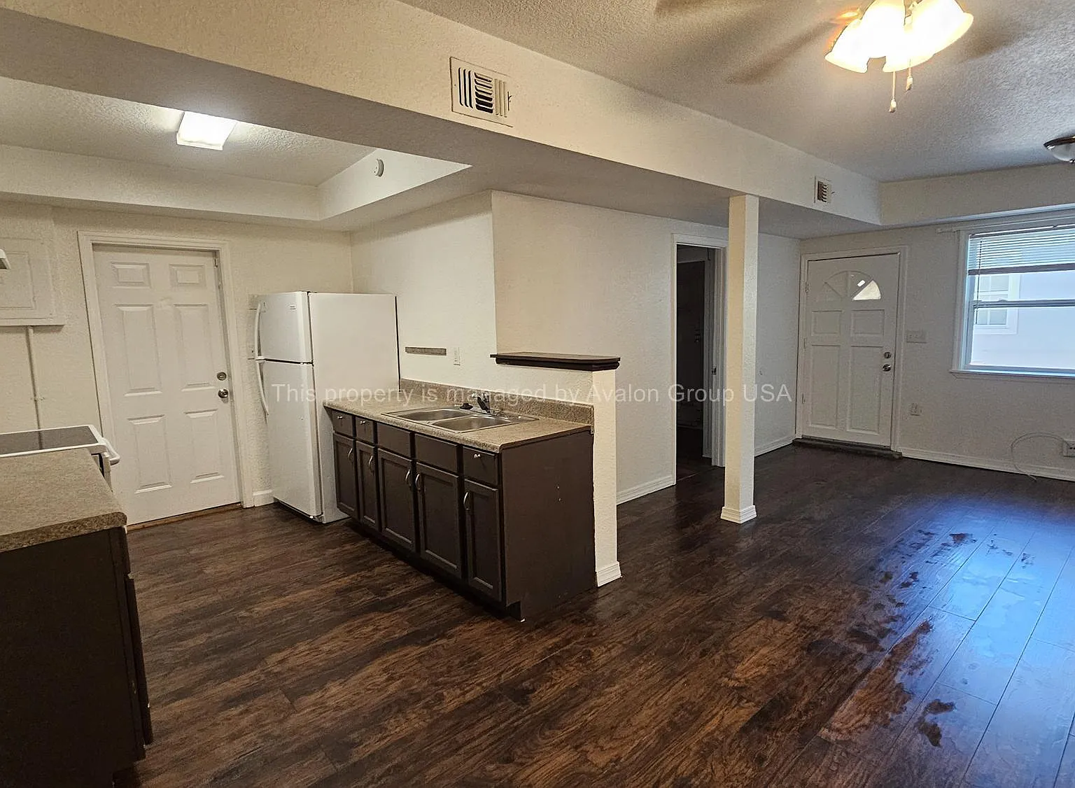 1 bed, 700 sqft, $995 — Photo 2