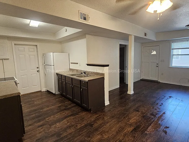 5550 Windermere Dr — Photo 2