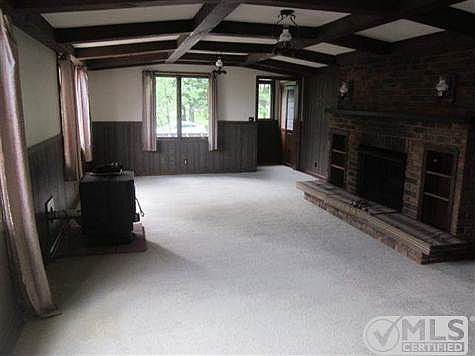 3rd image of 225 Doraland St