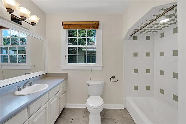 237 Vinet Ave — Photo 10